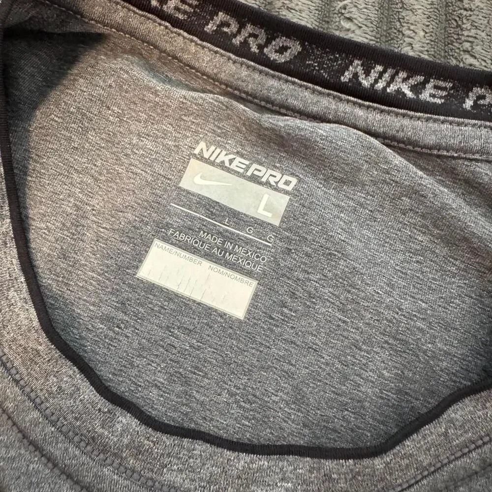 Nike Men's Grey T-shirt